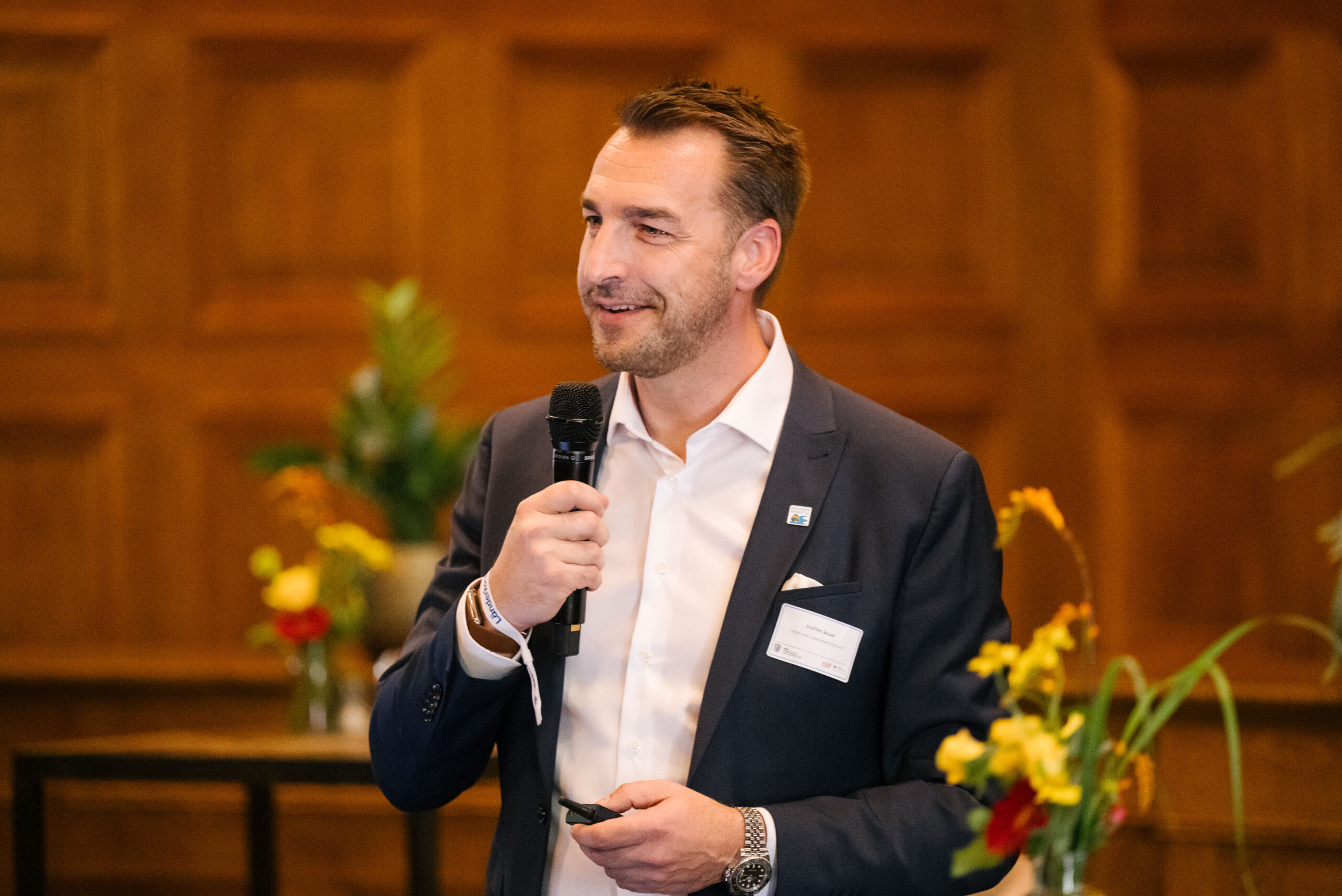 Portrait von Steffen Bauer, CEO Häfen und Güterverkehr Köln AG (HGK) Portrait von Steffen Bauer, CEO Häfen und Güterverkehr Köln AG (HGK)